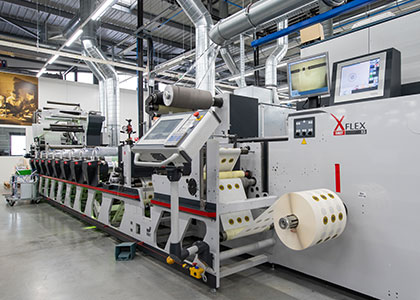 Presse flexographique d'impression d'étiquettes adhésives OMET