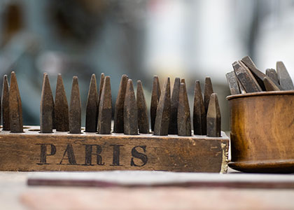 Anciens outils de gravure d'étiquettes